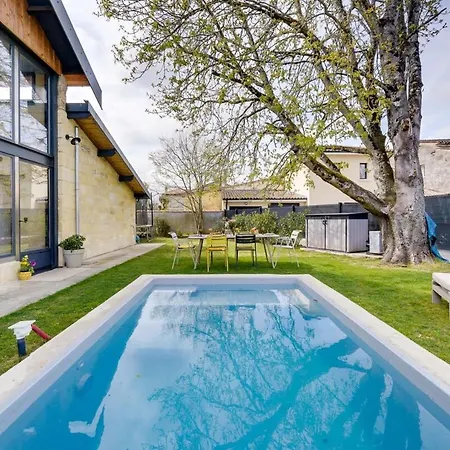 Character With Pool Villa Izon