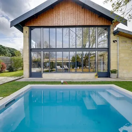 Character With Pool Villa *